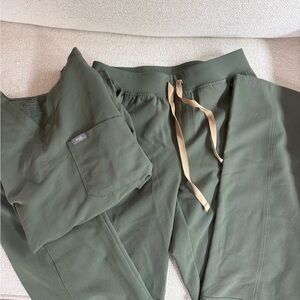 Women’s Fig’s Moss Green Scrubs